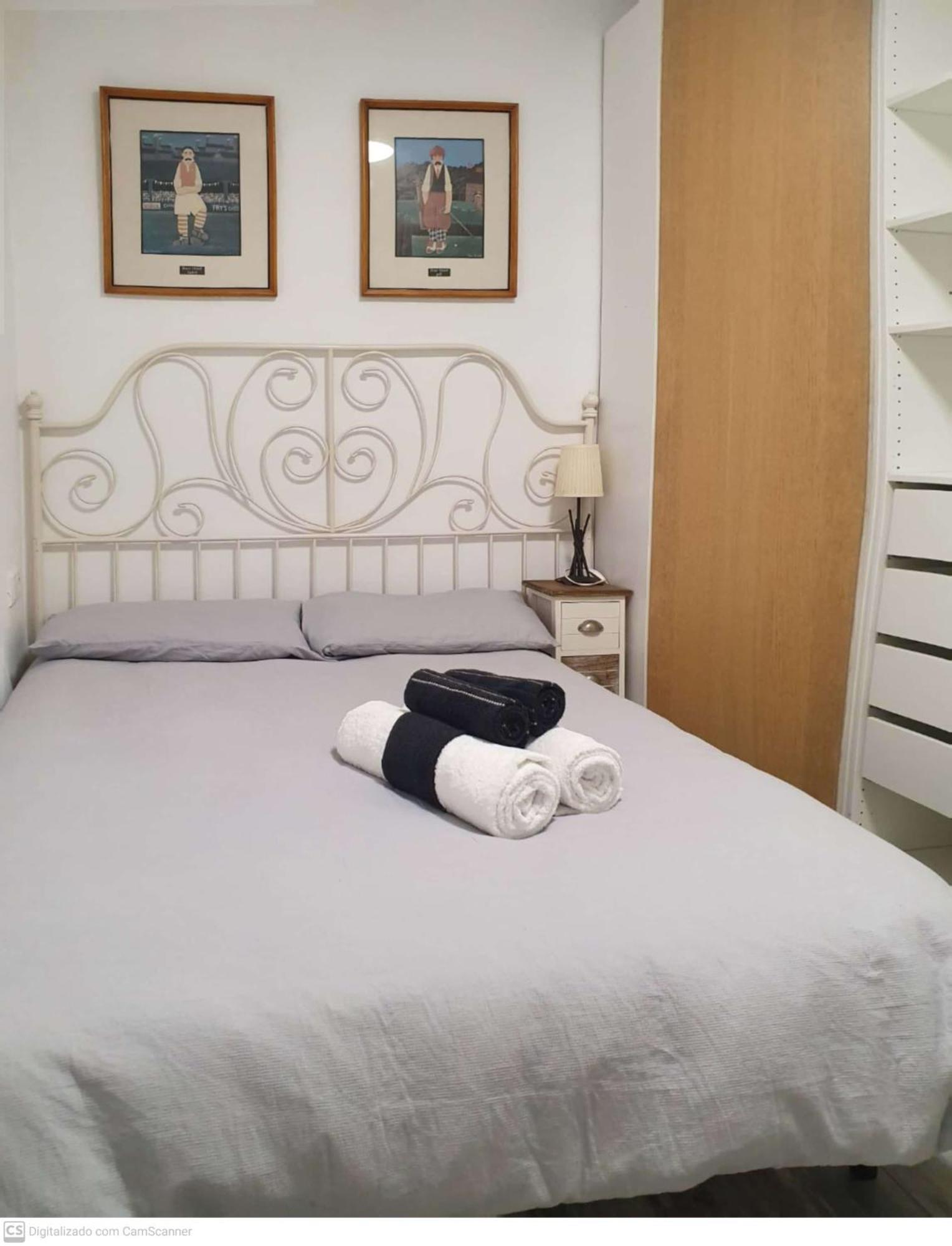 Studio Or Rooms With Private Bathroom Or Rooms With Shared Bathroom Barcelona Kültér fotó
