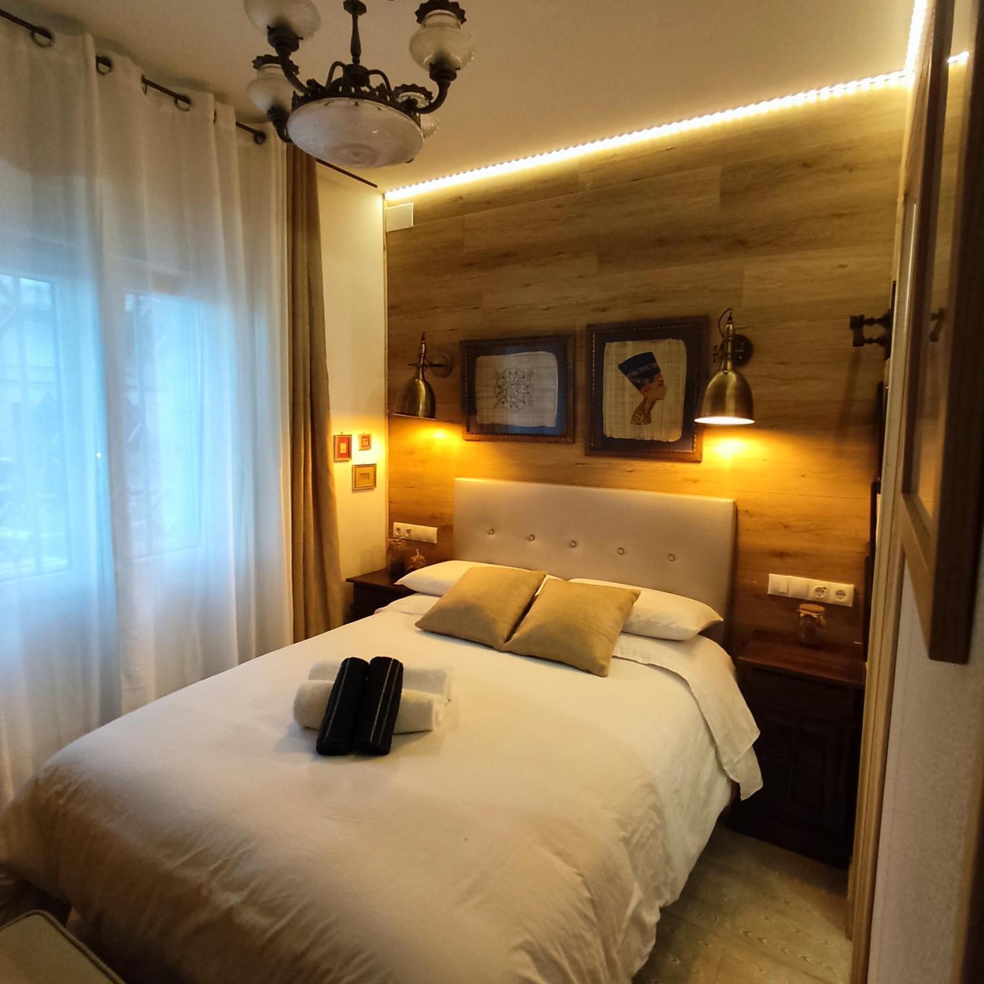 Studio Or Rooms With Private Bathroom Or Rooms With Shared Bathroom Barcelona Kültér fotó