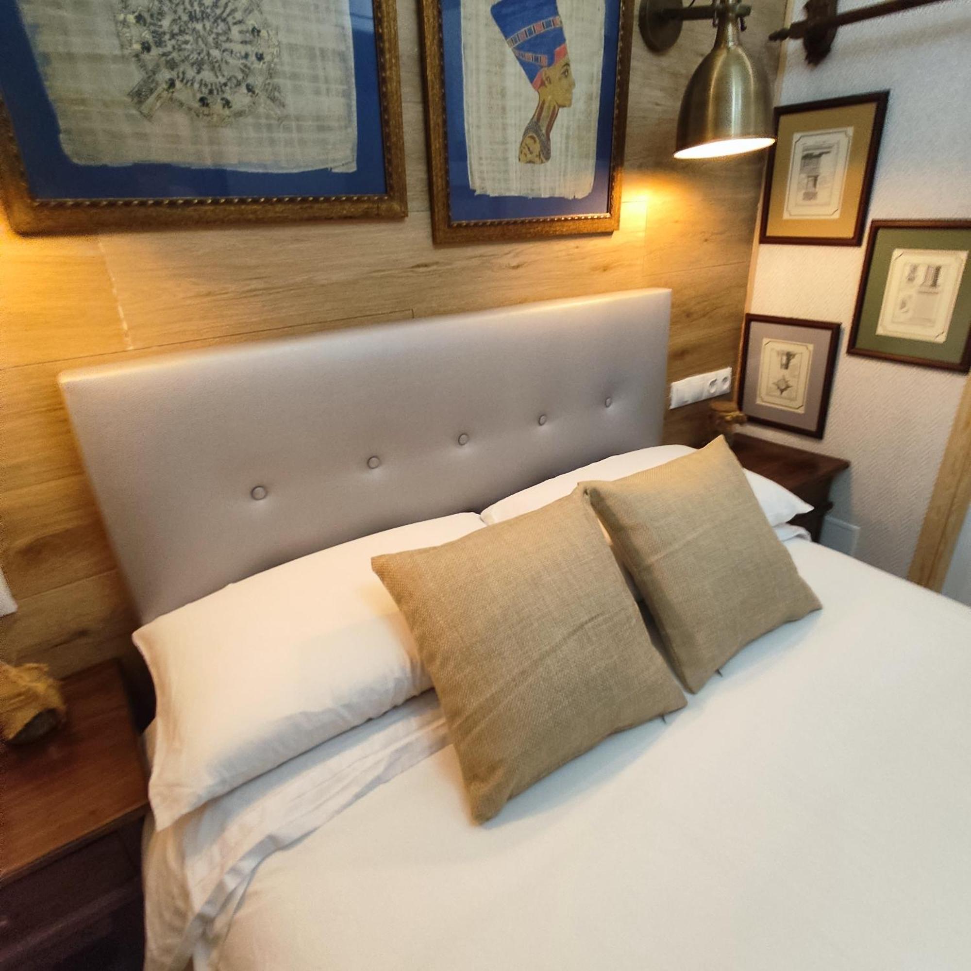 Studio Or Rooms With Private Bathroom Or Rooms With Shared Bathroom Barcelona Kültér fotó