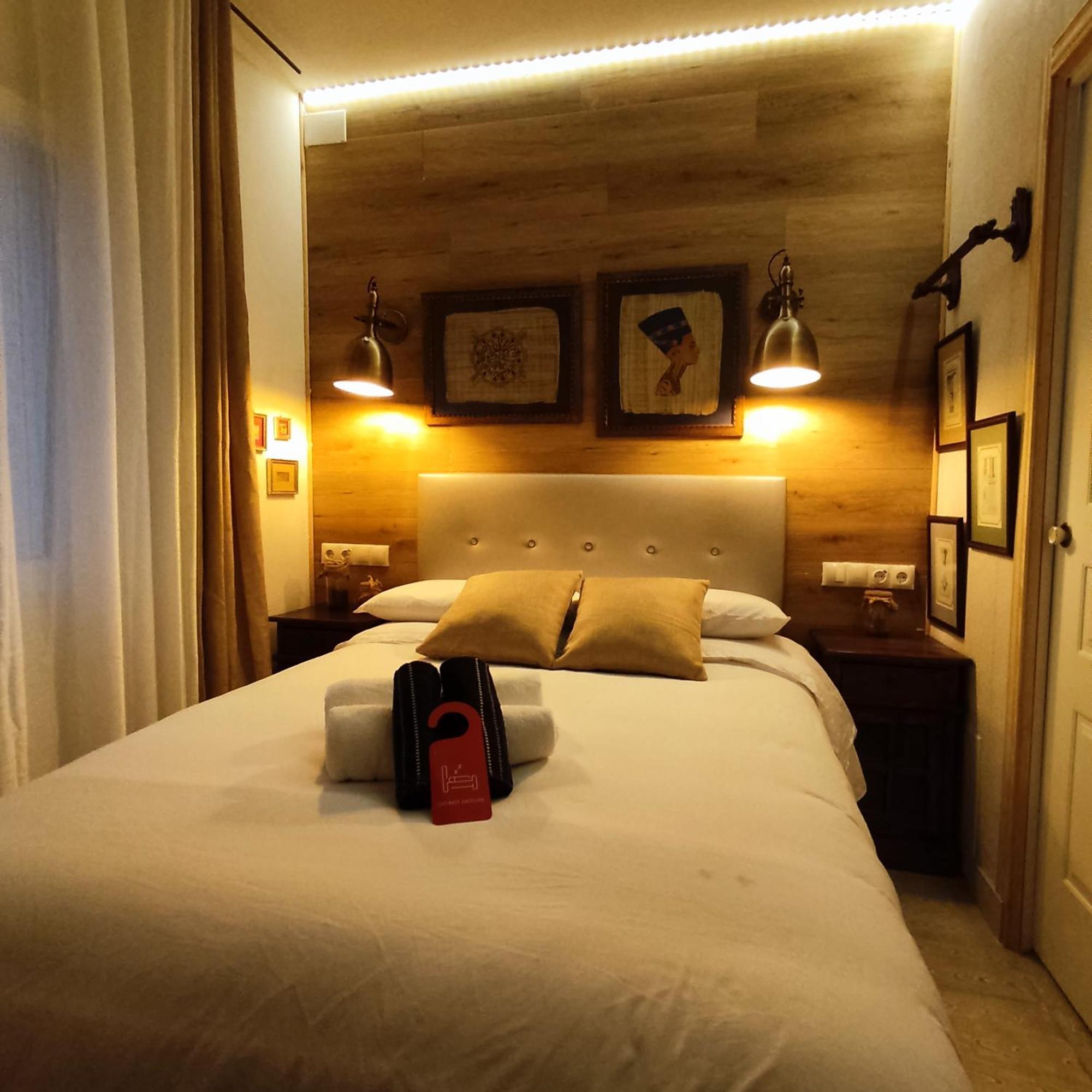 Studio Or Rooms With Private Bathroom Or Rooms With Shared Bathroom Barcelona Kültér fotó