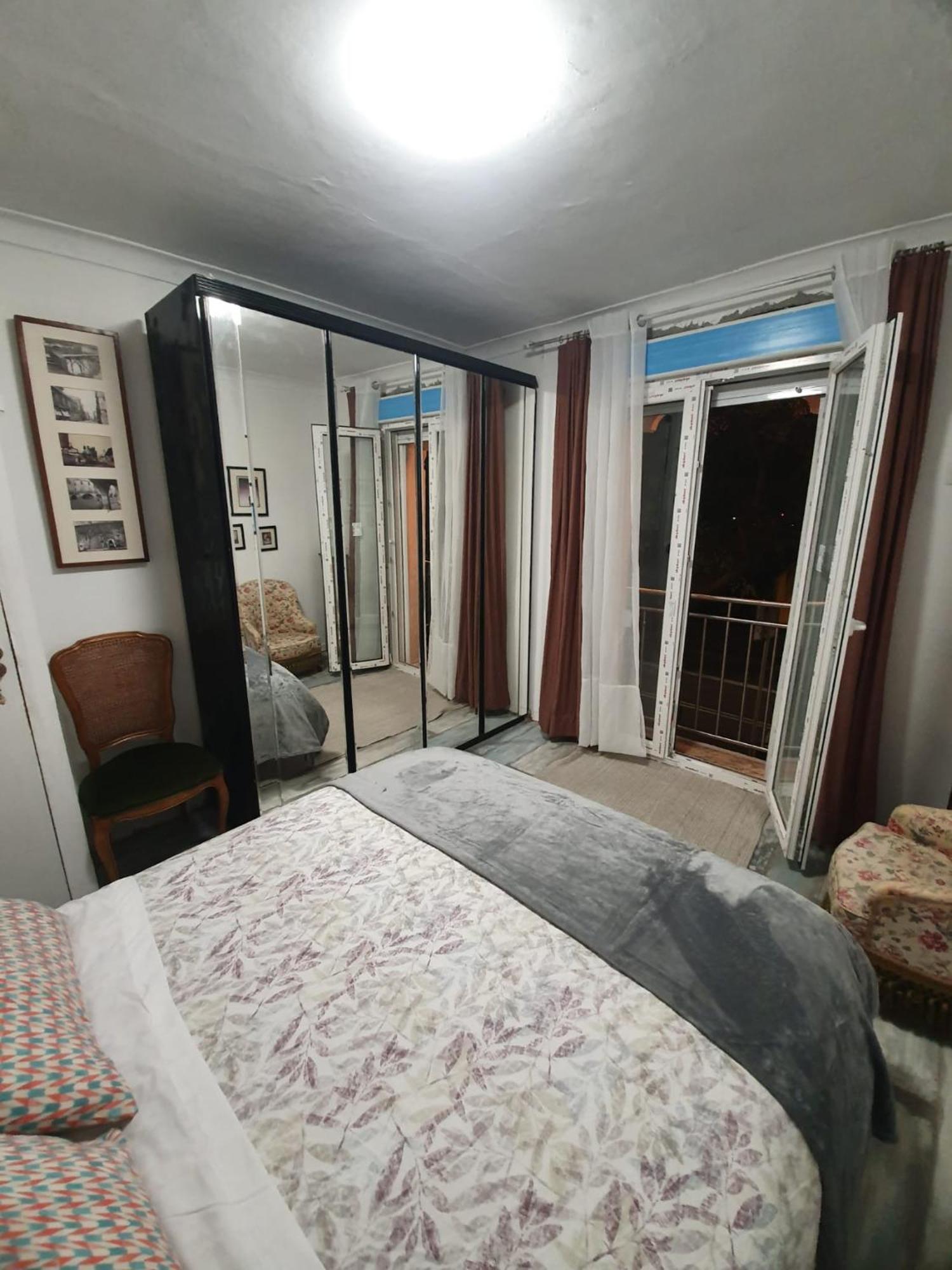Studio Or Rooms With Private Bathroom Or Rooms With Shared Bathroom Barcelona Kültér fotó
